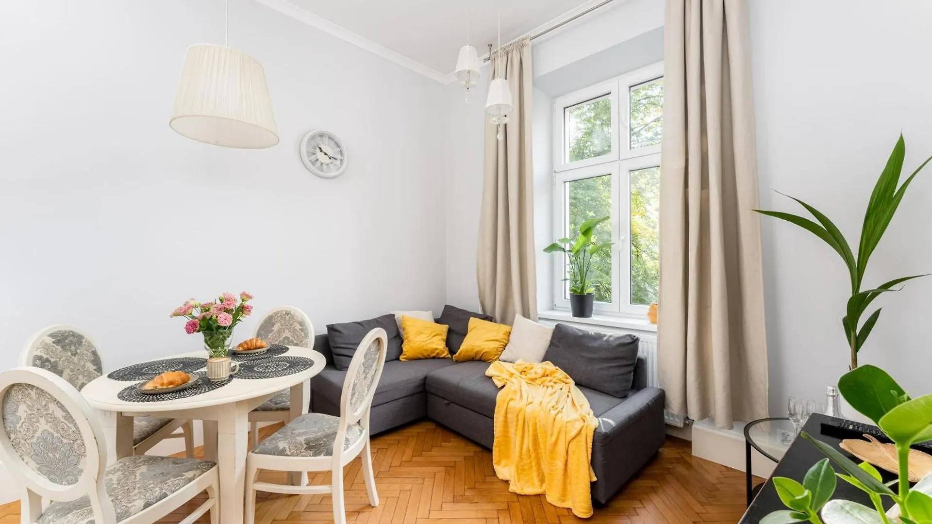 Tomasza Apartments By Vsi contacts